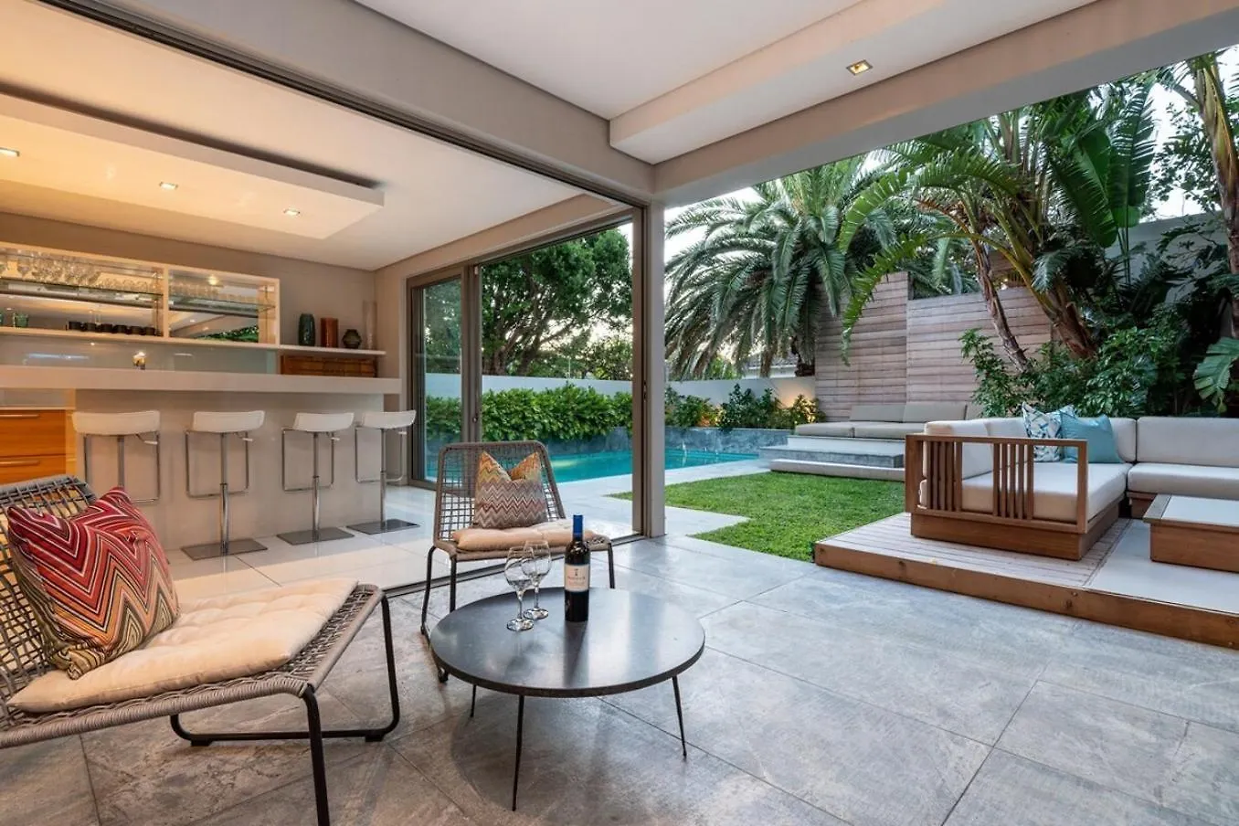 Amara Lincoln - 100M From Camps Bay Beach Ciudad del Cabo